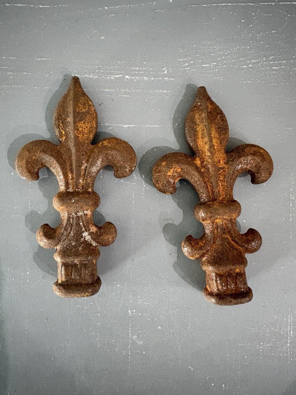 Vintage Cast Iron Fleur De Lis Architectural Salvage Ornaments Gate Decor (2)